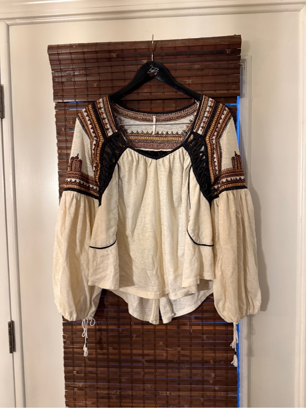 Free People Snow Kisses Blouse in Cream, guc sz M 
FREE PEOPLE - Picture 3 of 9